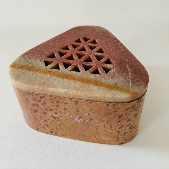 Stone box - Picture 9 of 9